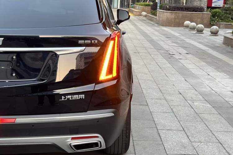 Used Cadillac XT5 2021 28T Luxury Model