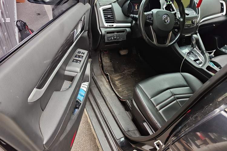 Used Dongfeng Aeolus AX7 2016 2.0L Automatic Zhiyi Trim
