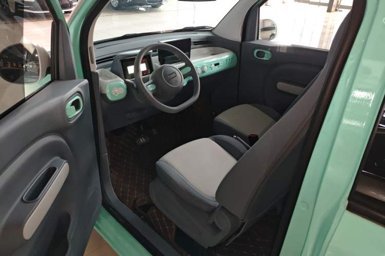 Used Bestune Pony 2024 170km Range Energizing Horse Driver Seat