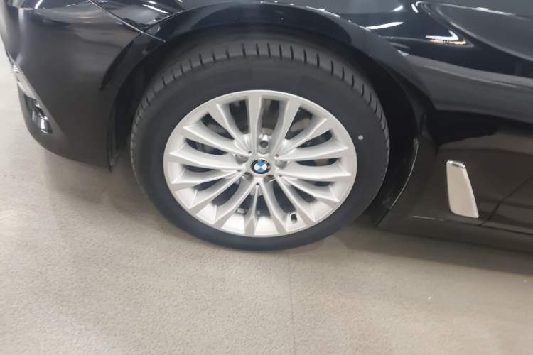 Used BMW 5 Series 2019 525Li Luxury Package