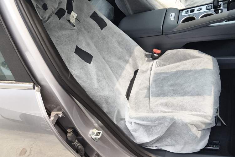 Used Geely Auto Emgrand X7 Sport 2026 Model 1.5TD Aspirational Right Front Seat