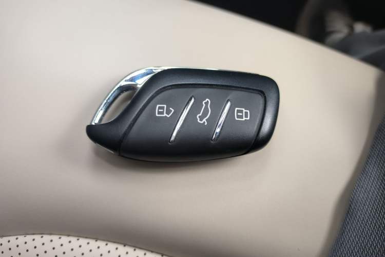 Used MG ES5 2025 525max Rear-Drive Intelligent Driving Version Vehicle Key