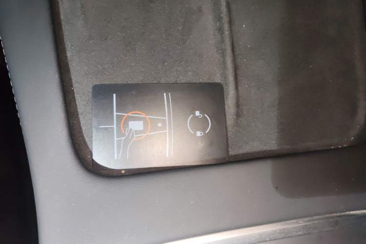 Used Tesla Model Y 2023 Rear-Wheel-Drive Version Vehicle Key