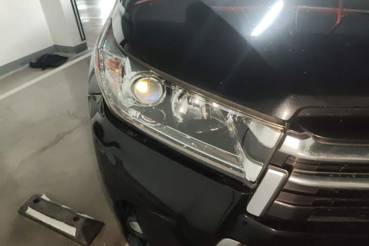 Used Toyota Highlander 2021 2.0T Four-Wheel Drive Prestige Version 7 Seats Right Front Headlight