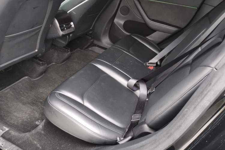 Used Tesla Model Y 2021 Long-Range All-Wheel-Drive Version Left Rear Seat