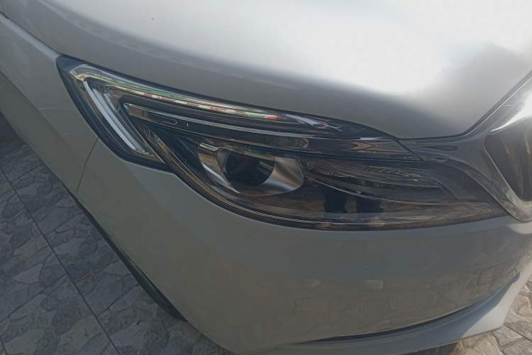 Used Buick GL8 2017 ES 28T Comfort Model China V Standard Right Front Headlight