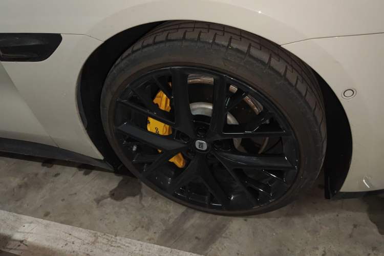 Used Xiaomi Auto SU7 2024 Four-Wheel Drive Ultra-Long Range Advanced Intelligent Driving Max Edition
