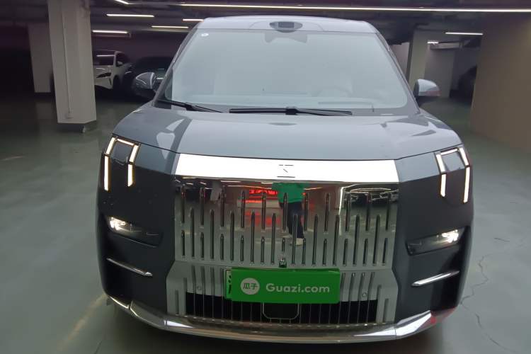 Used Zeekr 009 2024 7-Seater Walk-Through Version Four-Wheel Drive 108 kWh