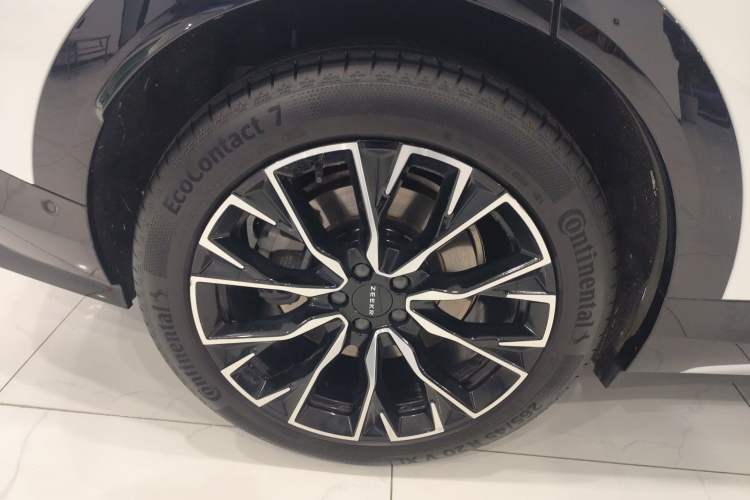 Used Zeekr 7X 2025 100 kWh Long-Range Rear-Wheel Drive with Intelligent Driving Features
