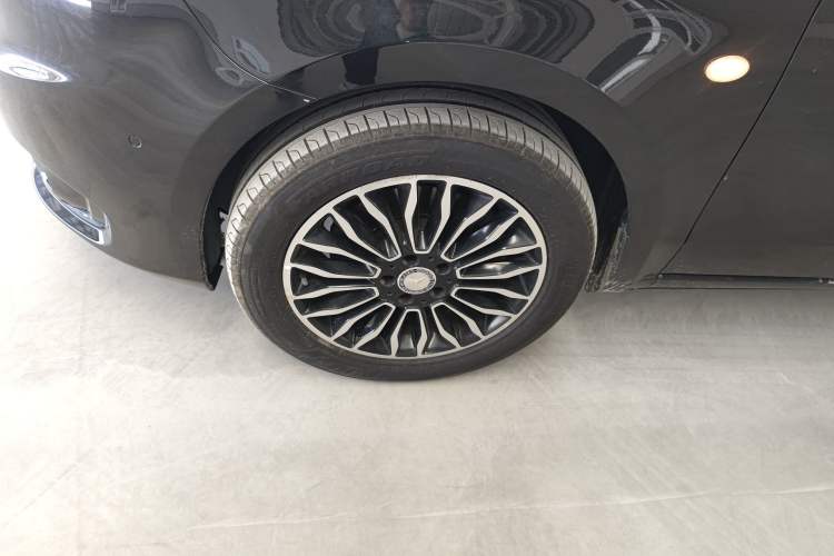 Used Mercedes-Benz Vito 2016 2.0T Business Edition Left Front Wheel Hub