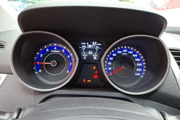 Used Hyundai Elantra (5th Generation / Langdong) 2016 1.6L Automatic Smart Version