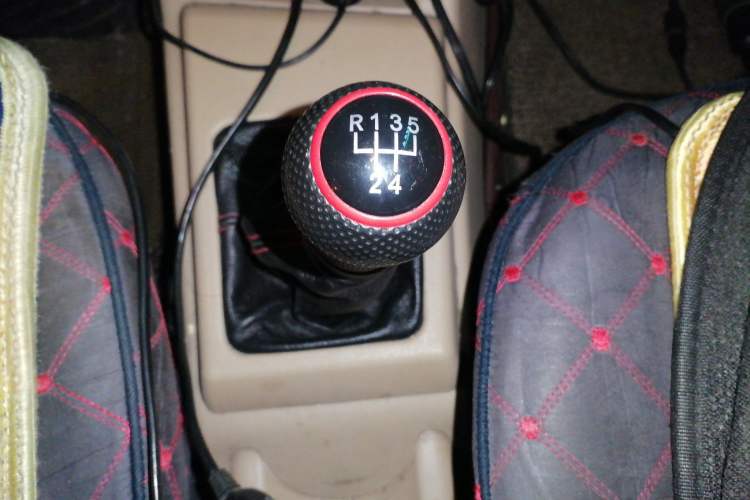 Used Volkswagen Jetta 2012 1.6L Collector's Edition Gear Lever