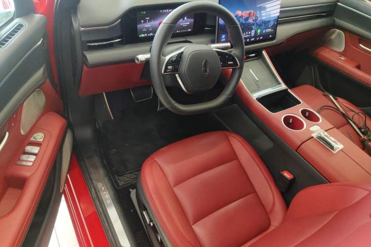 Used Hima AITO M5 2025 Extended-Range Ultra All-Wheel-Drive Version Driver Seat