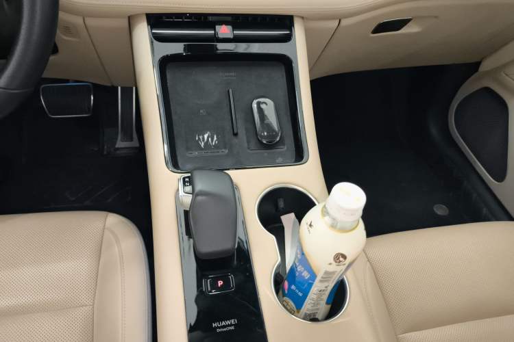 Used Hima AITO M5 2022 Pure Electric Rear-Drive Standard Edition Gear Lever