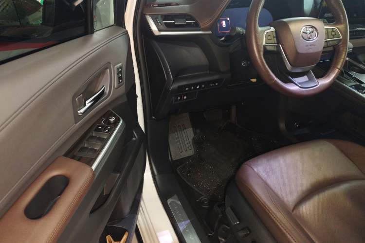 Used Toyota Granvia 2022 2.5L Hybrid Flagship Edition Driver Seat