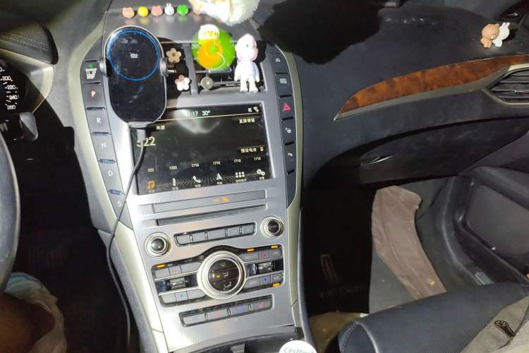 Used Lincoln MKZ 2018 2.0T Luxury Edition Audio And AC Panel