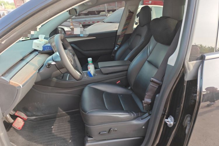 Used Tesla Model Y 2022 Rear-Wheel-Drive Version Left Front Seat