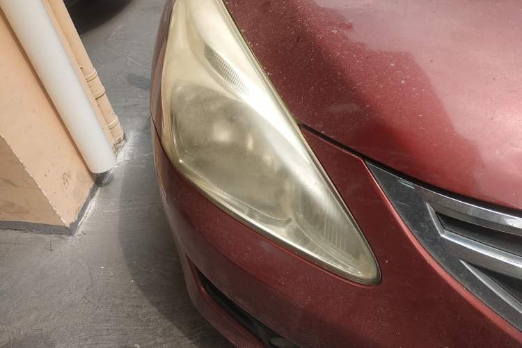 Used Nissan Tiida 2011 1.6L Manual Comfort Edition Right Front Headlight