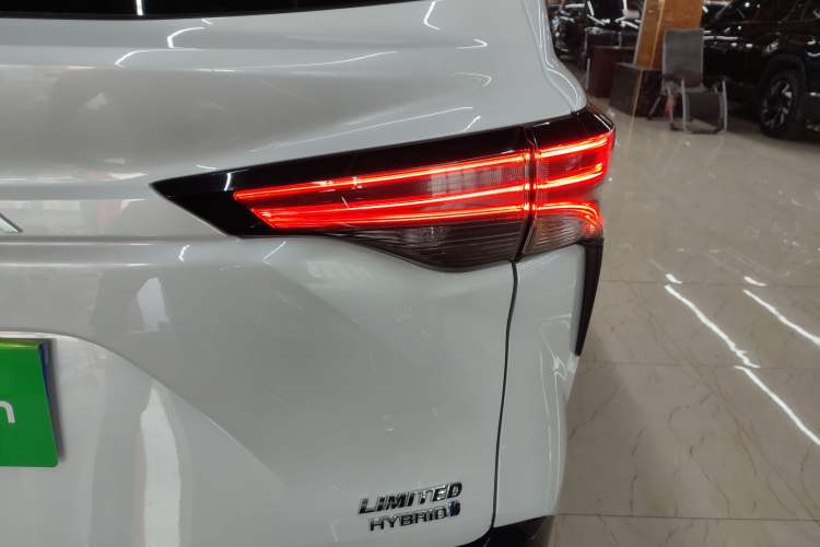 Used Toyota SIENNA 2021 2.5L Hybrid Premium Edition
