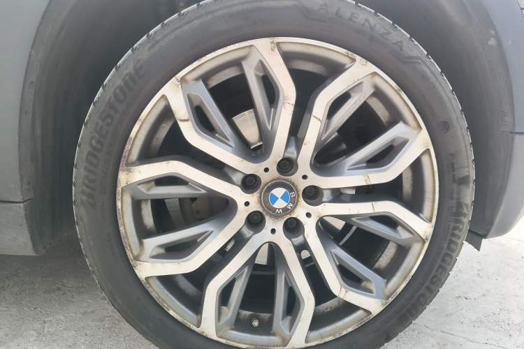 Used BMW X5 2013 xDrive35i Leading Model Right Front Wheel Hub