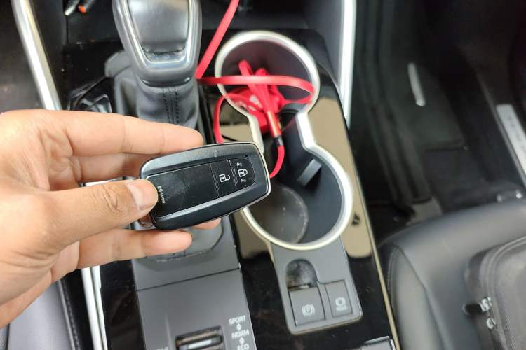 Used Toyota Highlander 2022 Dual-Engine 2.5L Four-Wheel Drive Luxury Edition 7 Seats Vehicle Key