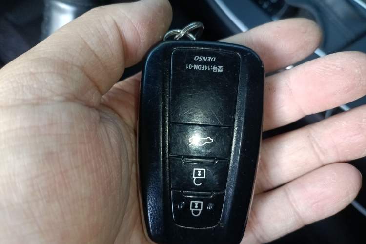 Used Toyota Avalon 2019 2.0L Luxury Edition China VI Standard