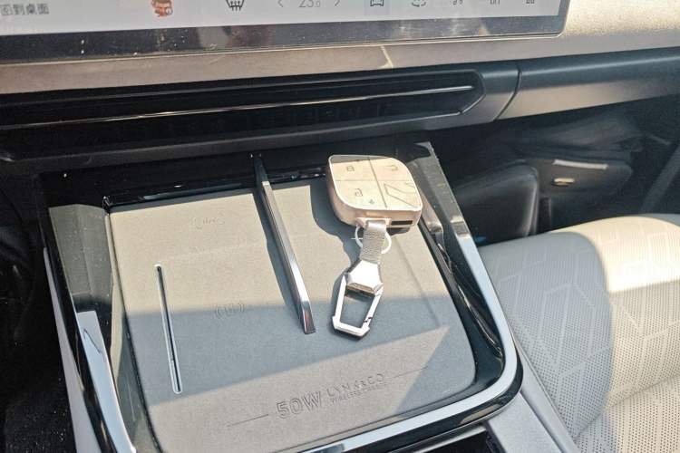 Used Lynk & Co 08 EM-P 2023 120km Long-Range Pro
