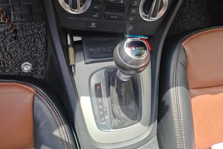 Used Audi Q3 2013 35 TFSI Ambition Edition Gear Lever