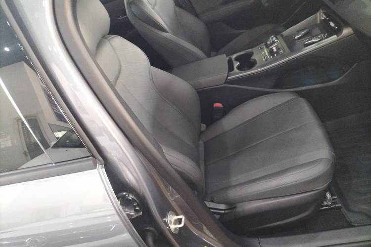 Used BYD Qin PLUS 2025 DM-i Smart Drive 55KM Leading Model Right Front Seat