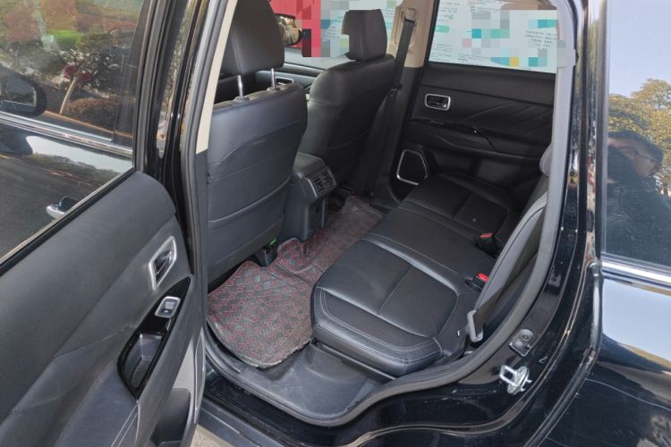 Used Mitsubishi Outlander 2019 2.4L 4x4 Zhi Xiang Edition 5 Seats China V Emission Standard
