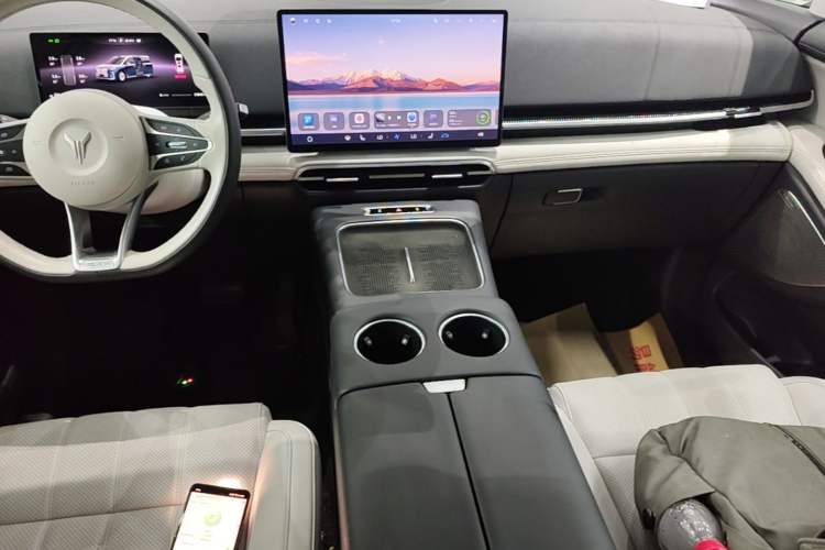 Used VOYAH Dream 2025 EV Four-Wheel-Drive Flagship Qiankun Version