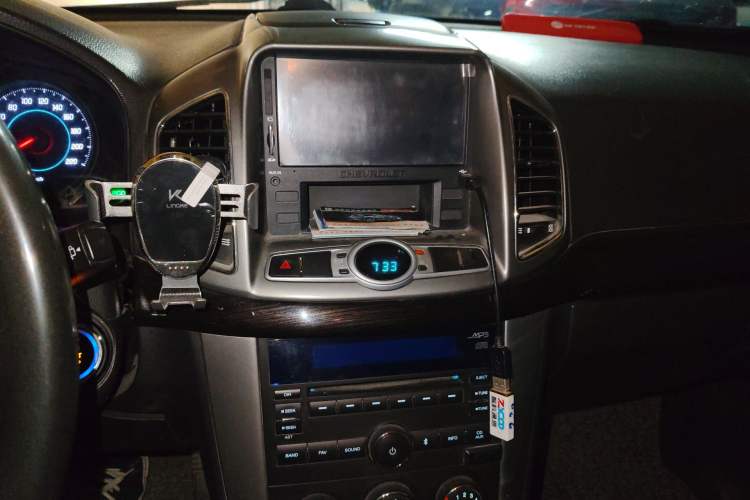 Used Chevrolet Captiva 2014 2.4L Two-Wheel Drive Urban Version 7 Seats Audio And AC Panel