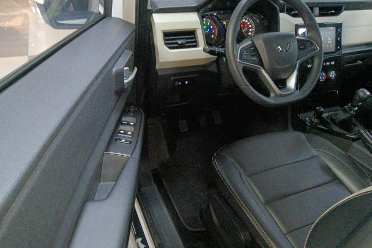 Used Wuling Hongguang PLUS 2019 1.5T Manual Luxury 7-Seater
