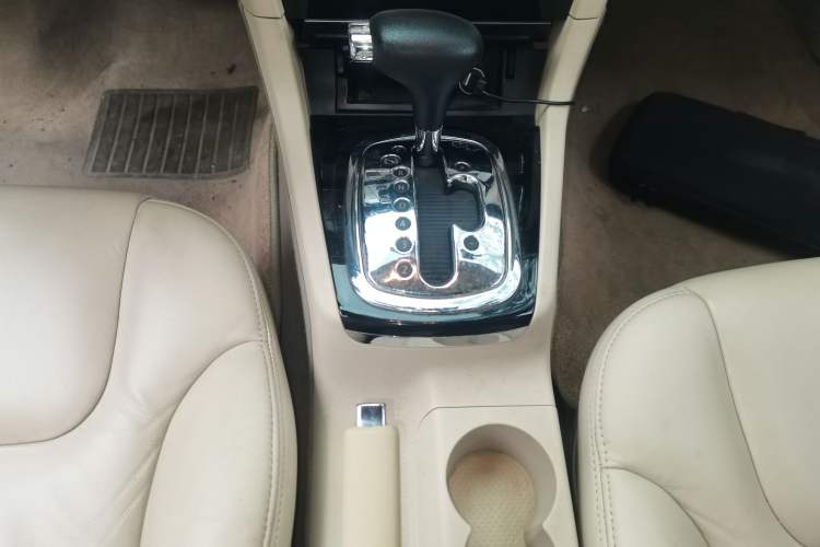 Used Volkswagen Passat 2009 1.8T Automatic Luxury Edition Gear Lever