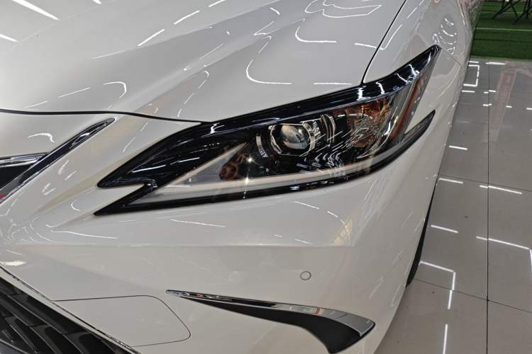 Used Lexus ES 2021 200 Excellence Edition
