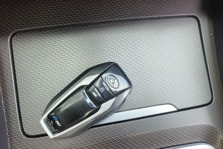 Used SAIC MAXUS D90 2017 2.0T Automatic Two-Wheel Drive - Uranus