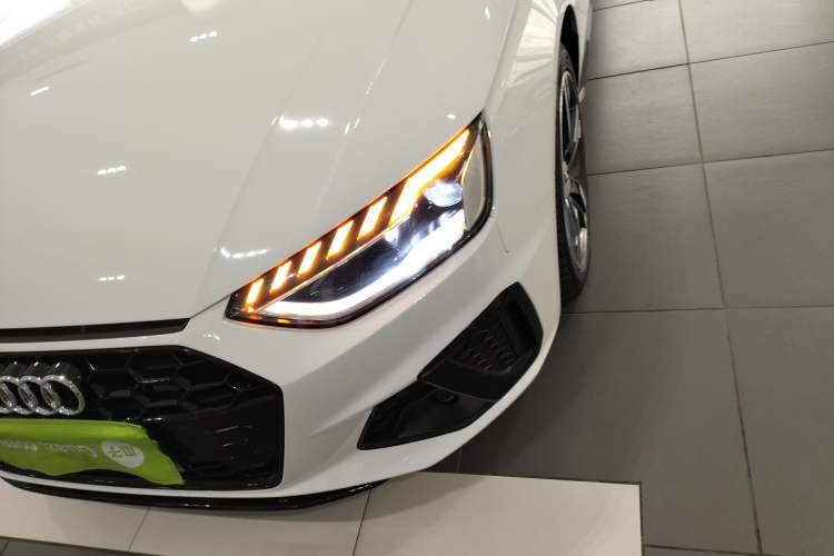 Used Audi A4L 2022 40 TFSI Luxury Dynamic Model