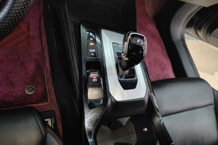 Used MG 5 2021 Revised 300TGI DCT Qingshè Luxurious Enjoyment Edition
