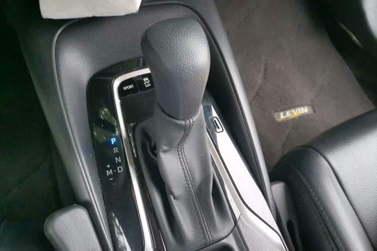 Used Toyota Levin 2019 185T CVT Entry-Level Version China VI Standard Gear Lever
