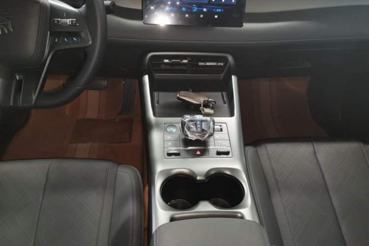 Used BYD Qin PLUS 2025 DM-i Smart Drive 55KM Leading Model