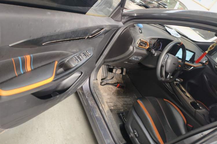 Used CHANGAN OSHAN X5 2022 Sport Edition 1.5T DCT Hurricane Sonic Driver Seat