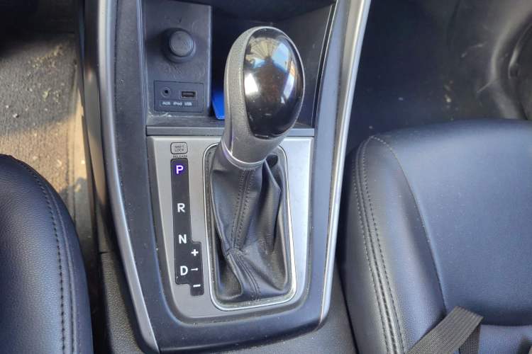 Used Hyundai Elantra (5th Generation / Langdong) 2015 1.6L Automatic Fashion Model