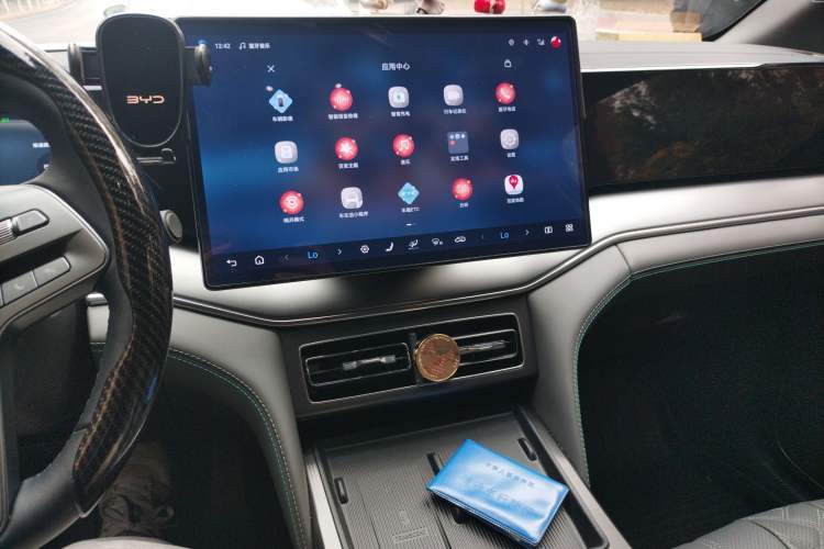 Used BYD Song L DM-i 2025 Intelligent Driving Version 112 km Beyond-Range Type Audio And AC Panel