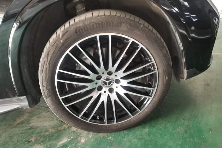 Used Mercedes-Benz GLC 2024 GLC 300 L 4MATIC Luxury Model 5 Seats
