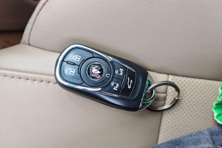 Used Buick GL8 2021 ES Landtrek 653T Luxury Model Vehicle Key