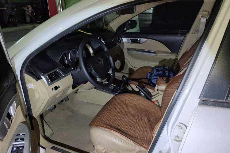 Used Buick Excelle 2011 1.6 LX-MT