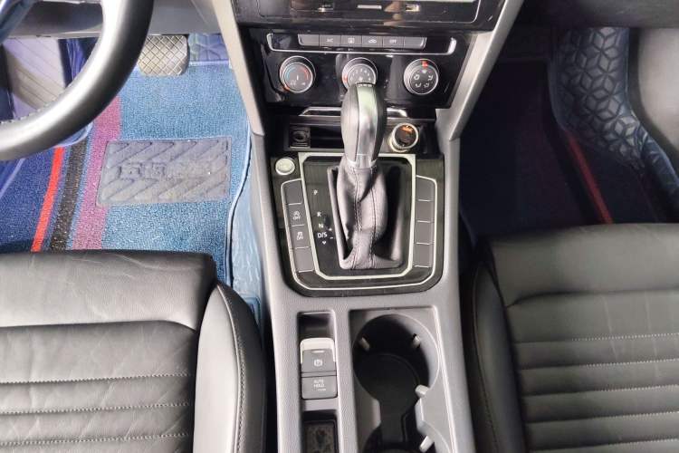 Used Volkswagen Magotan 2017 330TSI DSG Leading Model Gear Lever