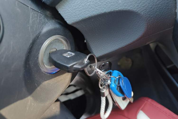 Used Zotye Z300 2014 1.5L Urban Edition Manual Luxury Model Vehicle Key