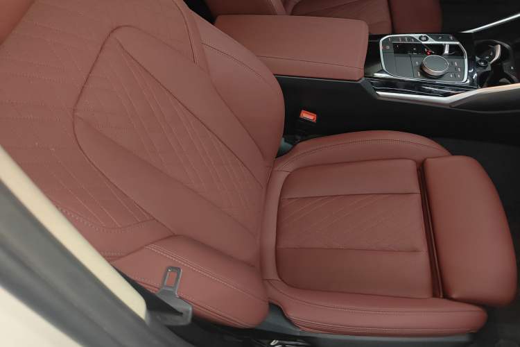 Used BMW i3 2022 eDrive 35 L Right Front Seat