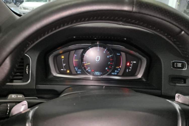 Used Volvo V60 2016 Cross Country T6 AWD